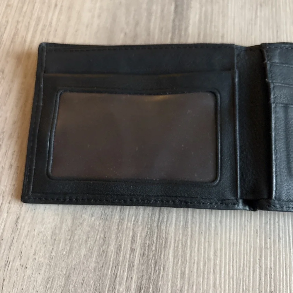 Vintage Dockers Men's Black Full Grain Leather Stitched Wallet Bifold Embossed